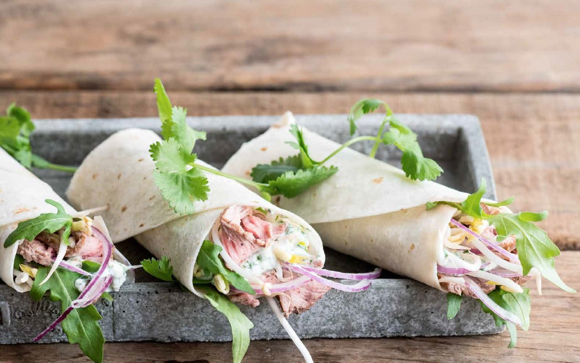 STEAK-WRAPS MED KORIANDER-YOGHURT